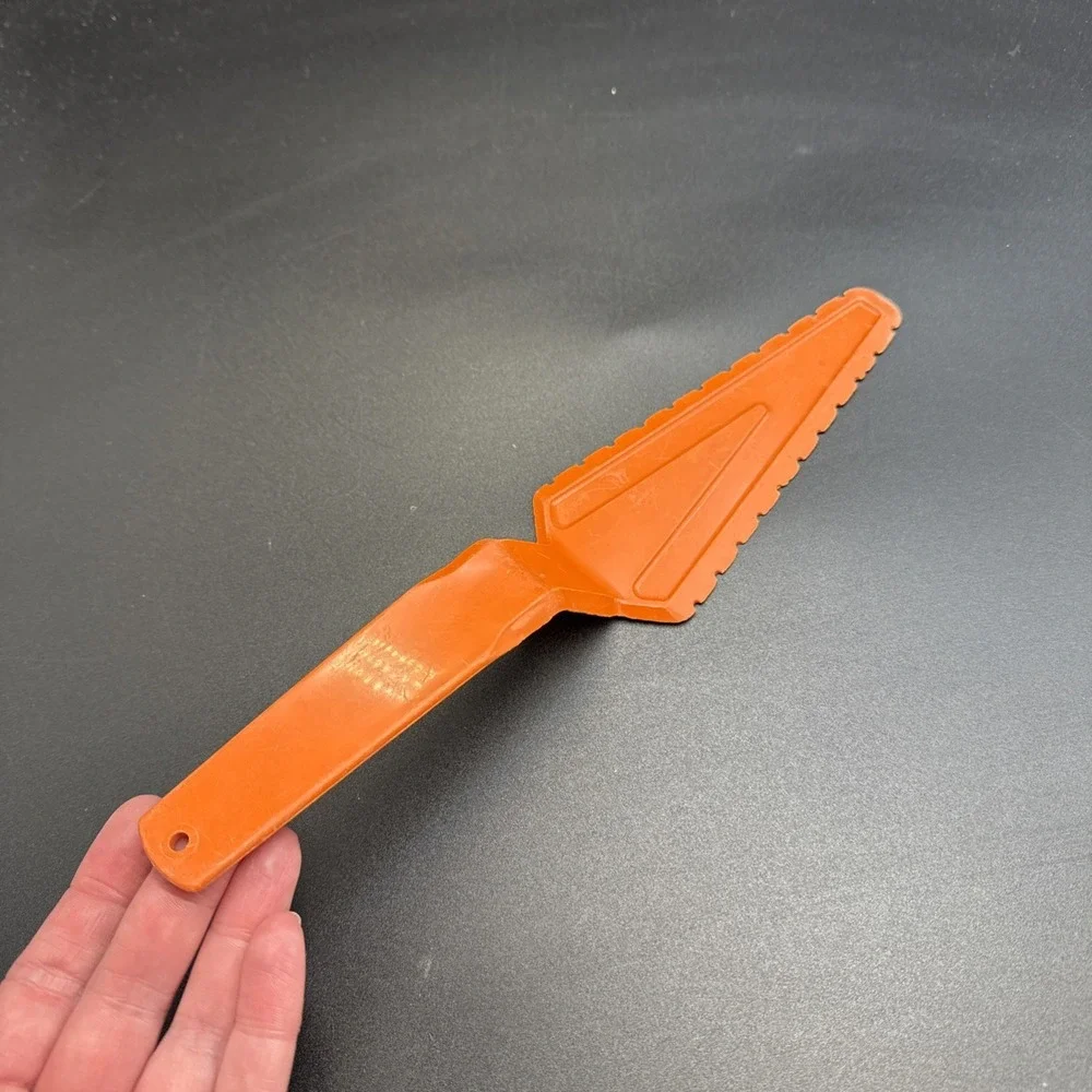 Vintage Tupperware Orange Pie Cake Pastry Server‎ Slicer #1228-1